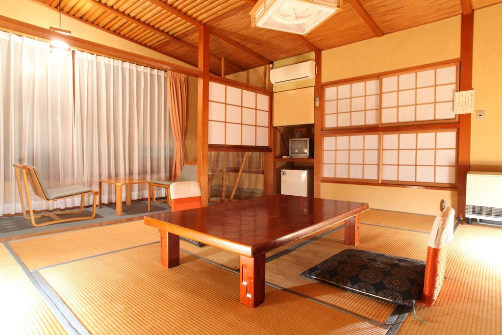 Hatsunoyu Yamanouchi  Quarto foto