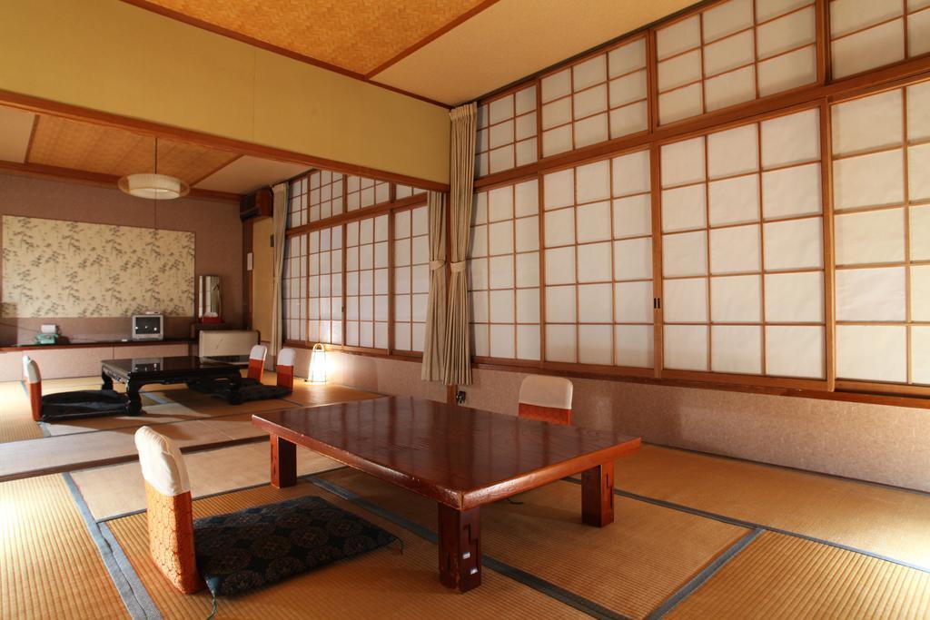 Hatsunoyu Yamanouchi  Quarto foto